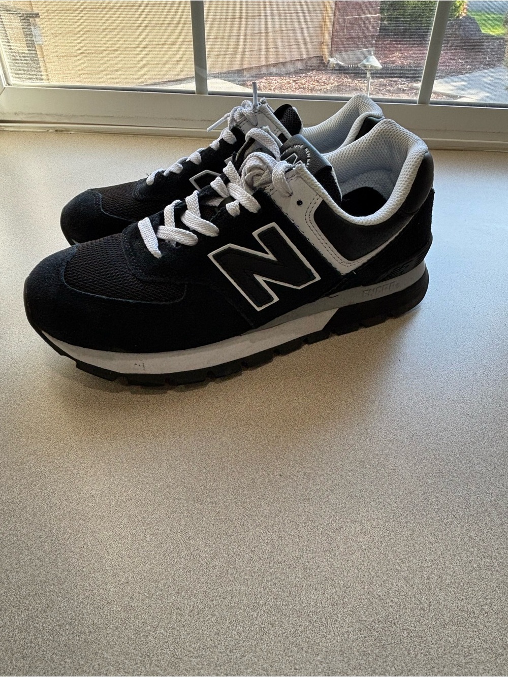 New Balance Black & White Retro Running Shoes NWOT
